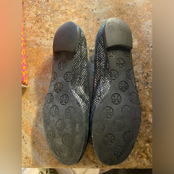 tory burch • reva plated snake print ballet flats - Picture 6 of 7